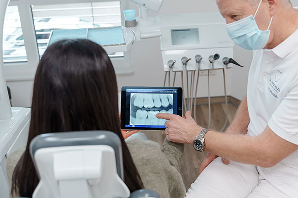 Angstpatienten, Wurzelspitzenresktion, Oralchirurgie - Praxis Zahnarzt Dr. Ferdi Nolzen