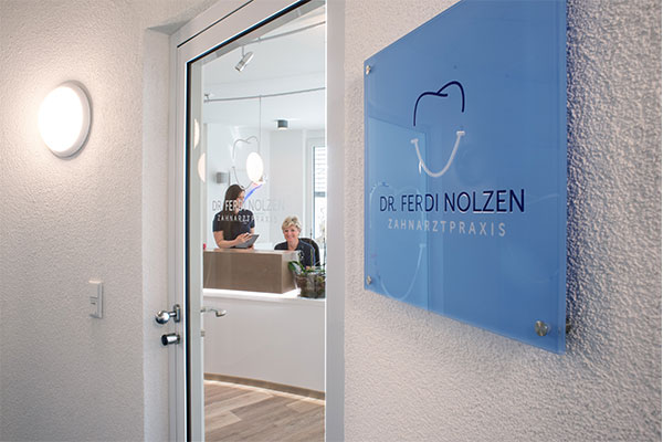 Füllungen, Zahnarzt Notdienst, Zahnheilkunde - bei uns sind Sie perfekt aufgehoben - Zanhnarzt Dr. Felix Nolzen in Remscheid