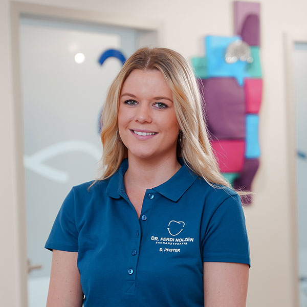 Bleaching,Kinderzahnheilkunde, Digitale Röntgendiagnostik, DVT, Vestibulumplastik - Dentist Remscheid - Dr. Nolzen