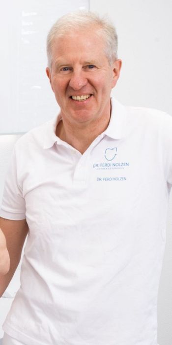 Zahnarzt Dr. med. dent. Ferdi Nolzen . Inhaber der Zahnarztpraxis Dr. Nolzen - Er betreut Sie in allen Bereichen der allgemeinen Zahnmedizin, ist Ihr Ansprechpartner für Bleaching, Zahnersatz und Implantate